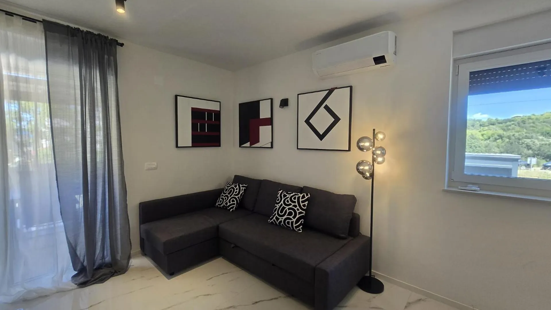 Apartman Leopold Kožino 0*,